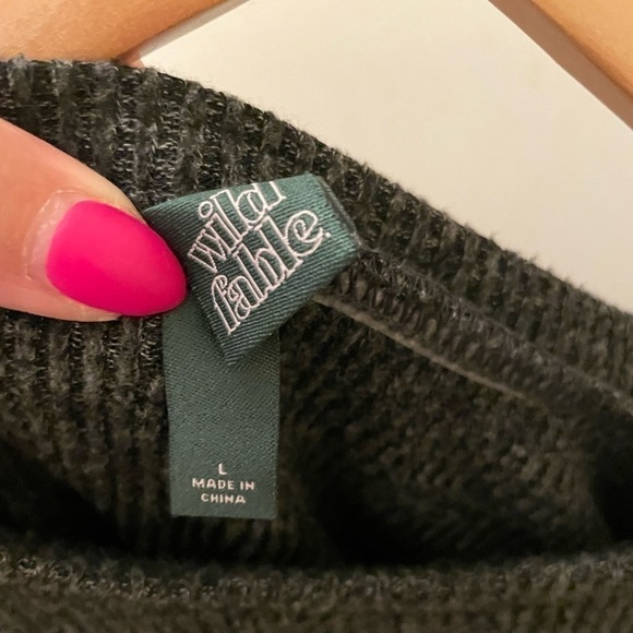 Wild fable dark grey high low cropped long sleeve sweater size large - Picture 5 of 5